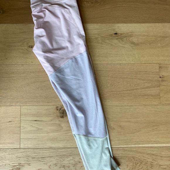 Outdoor Voices Tri Tone Leggings Pastel XL - Picture 4 of 4